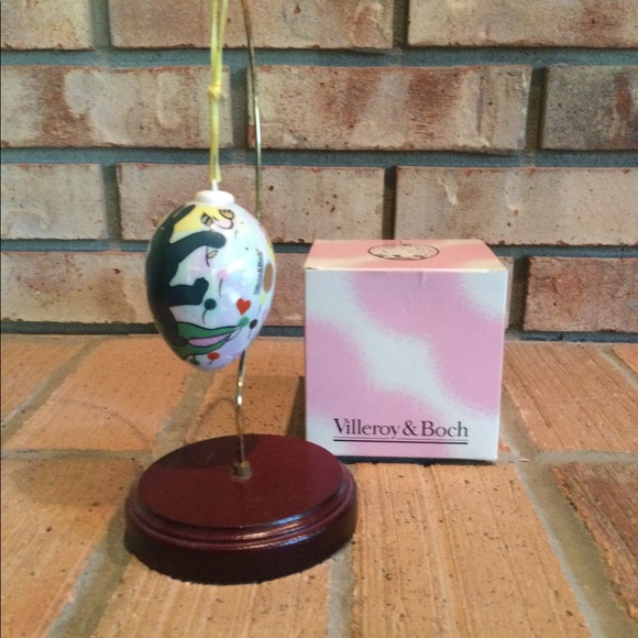 313. NWT VINTAGE VILLEROY AND BOCH PAINTED EGG - Picture 2 of 3